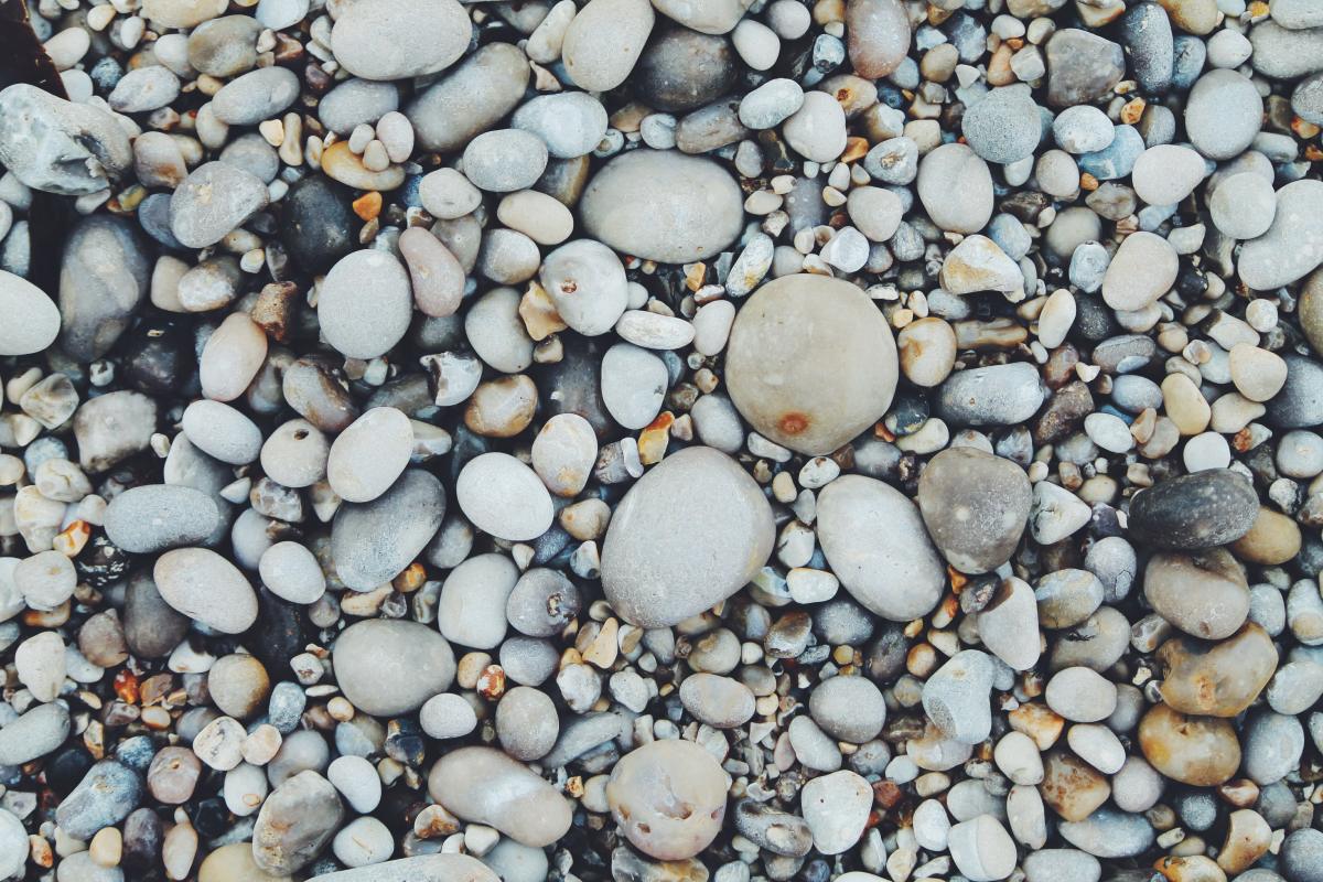 Piedras de río claras