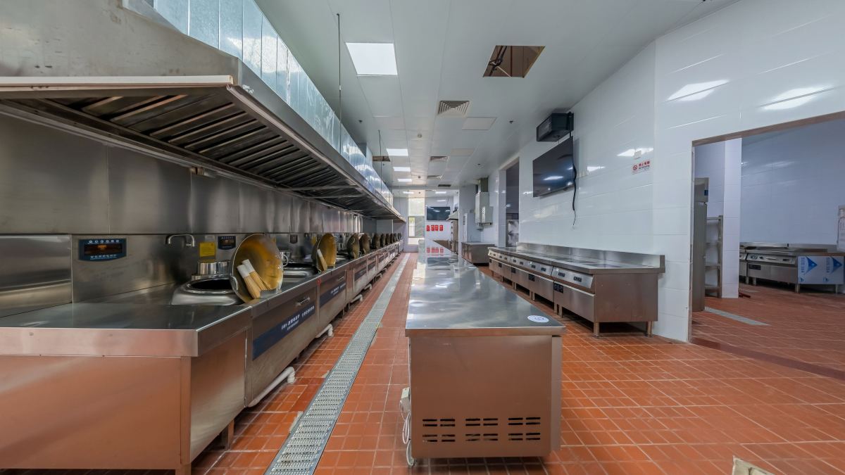 Cocina industrial limpia