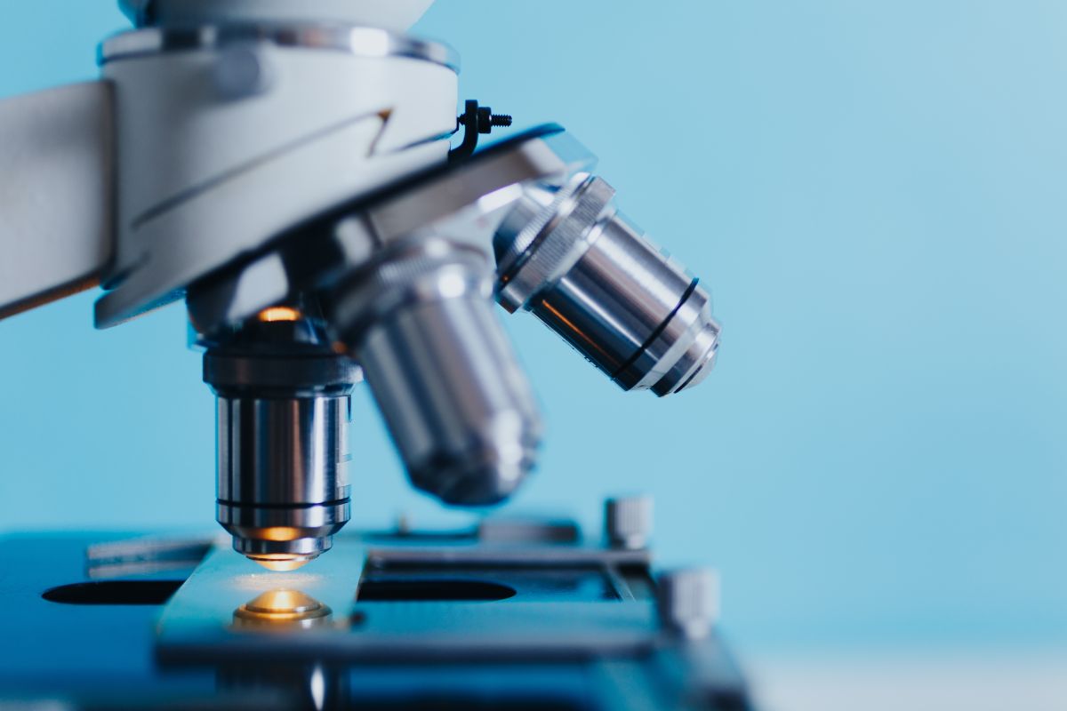 Microscopio de laboratorio