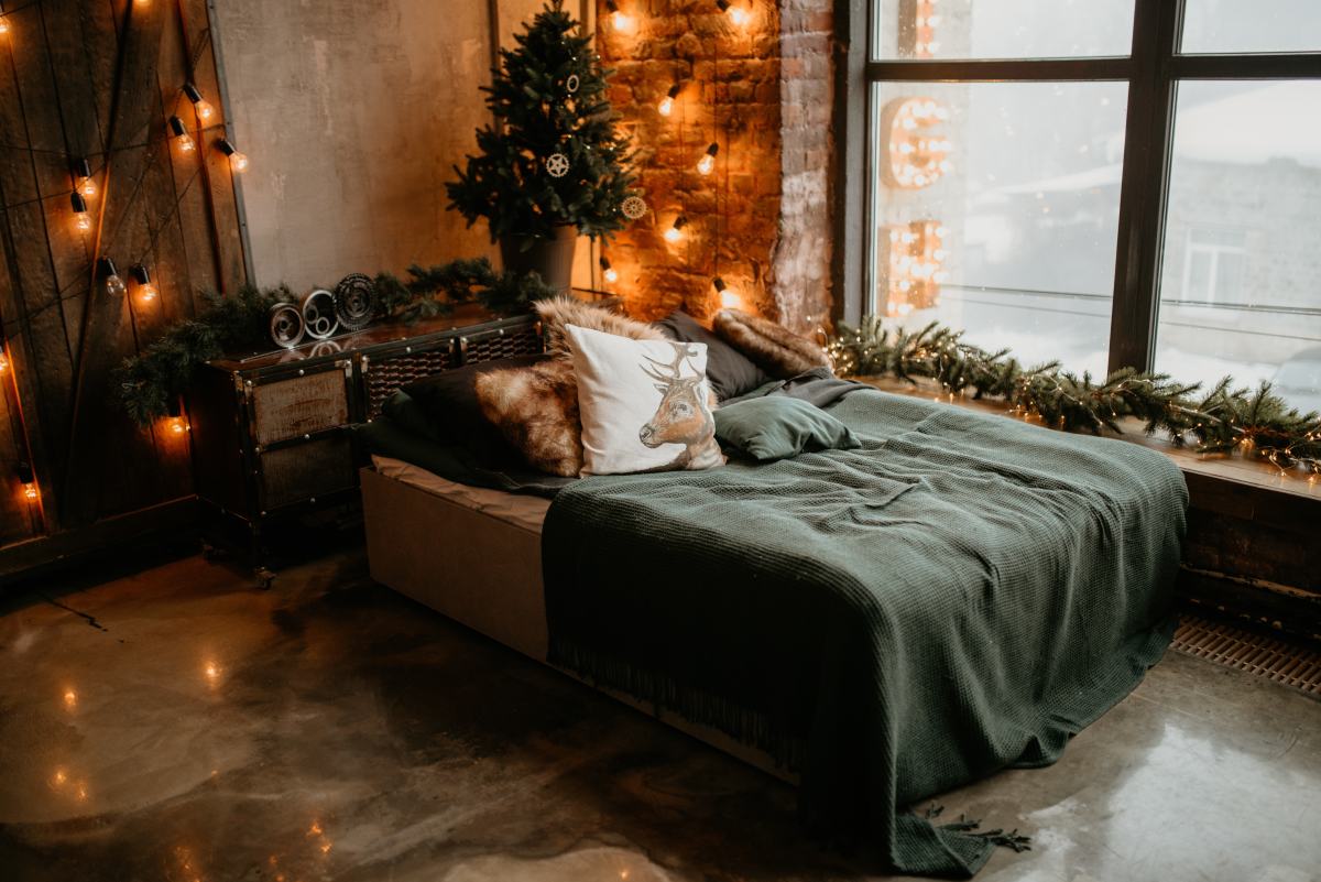 Dormitorio con luz cálida