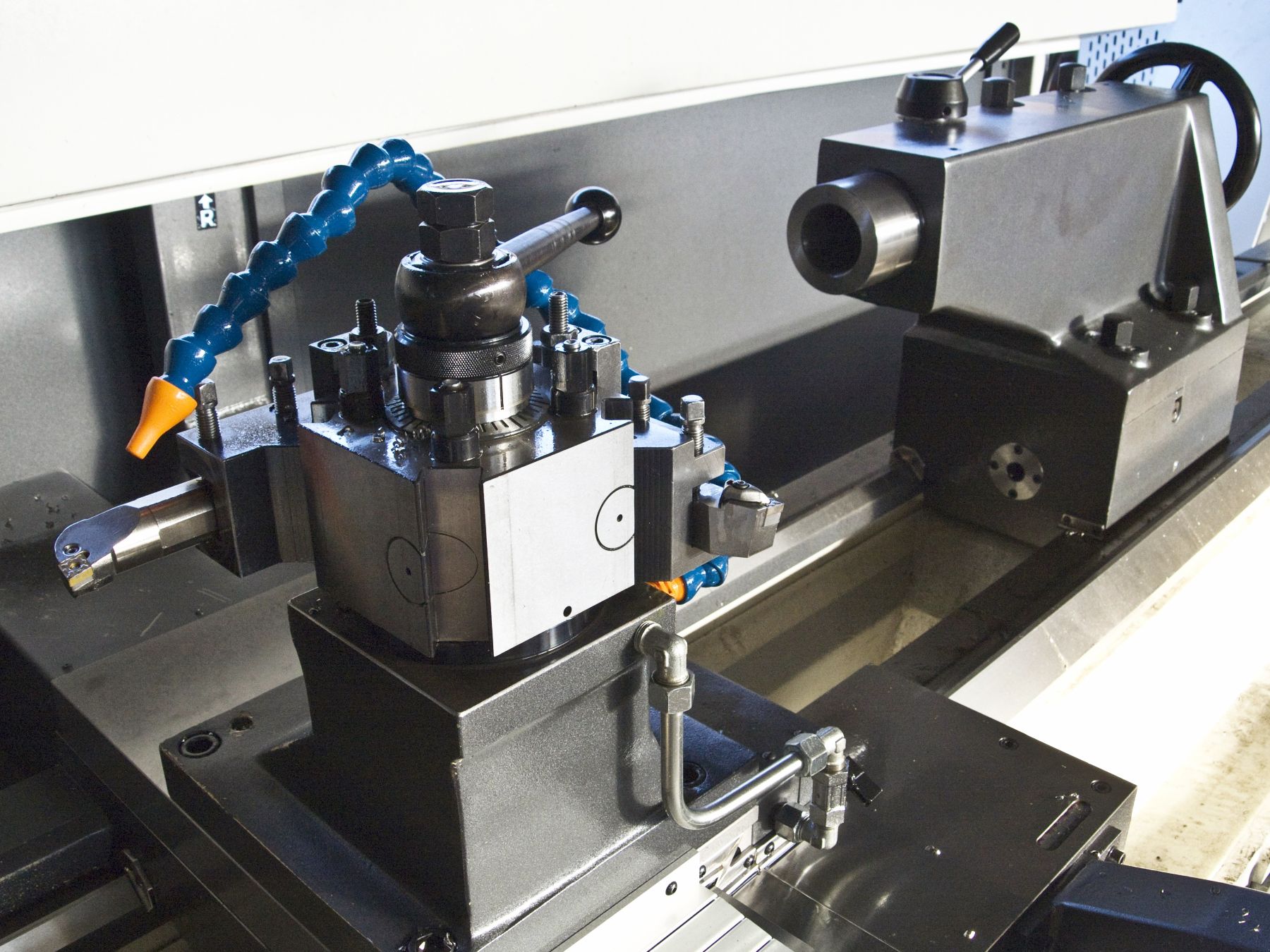 Torno con la herramienta montada